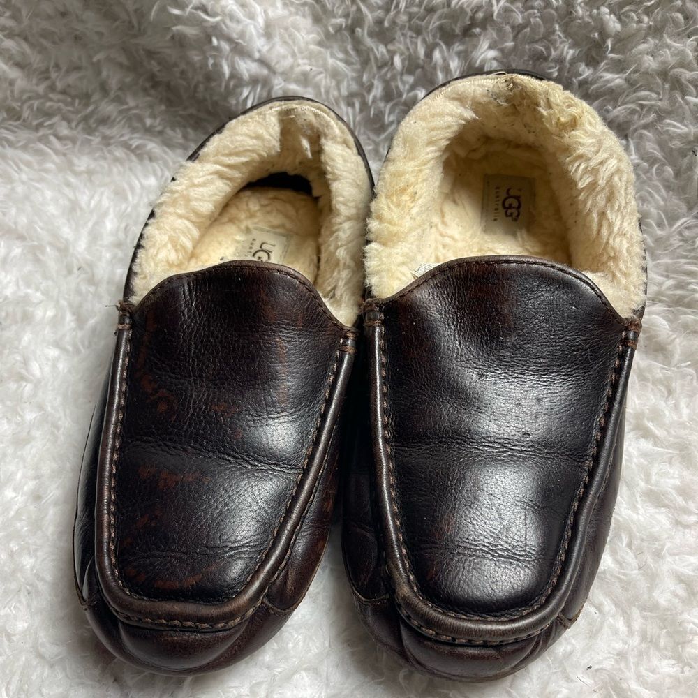 UGG Ascot Leather Brown Slippers/ Moccasins wool lining size 11